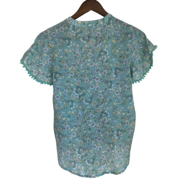 3/$21 Harve Benard Green Floral Front Tie Blouse - Small - Picture 2 of 4